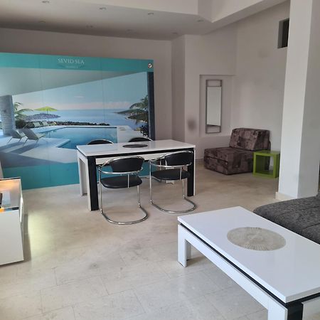 Bridge And Beach Apartments โตรกีร์ ภายนอก รูปภาพ