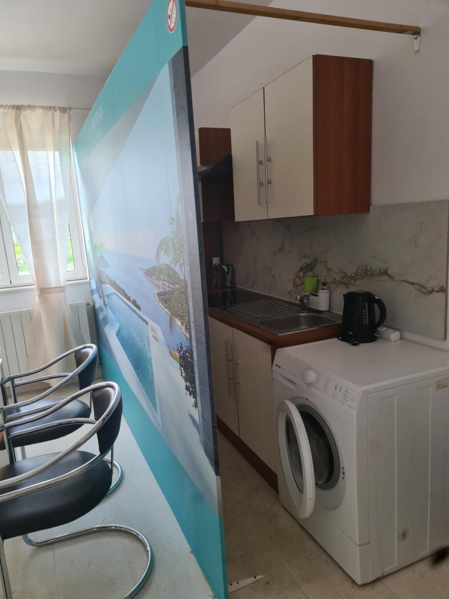 Bridge And Beach Apartments โตรกีร์ ภายนอก รูปภาพ